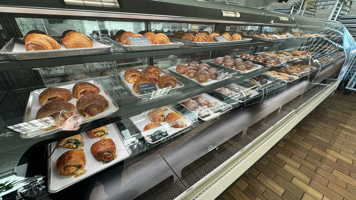 Doughnut Shop bakes